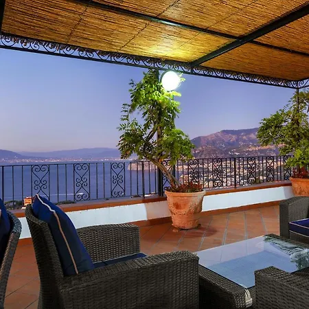 - Bianca Вілла *