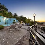 - Bianca Villa Sorrento