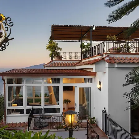 - Bianca Villa Sorrento